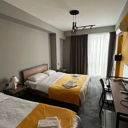 Diuma Hotel Тбілісі Екстер'єр фото