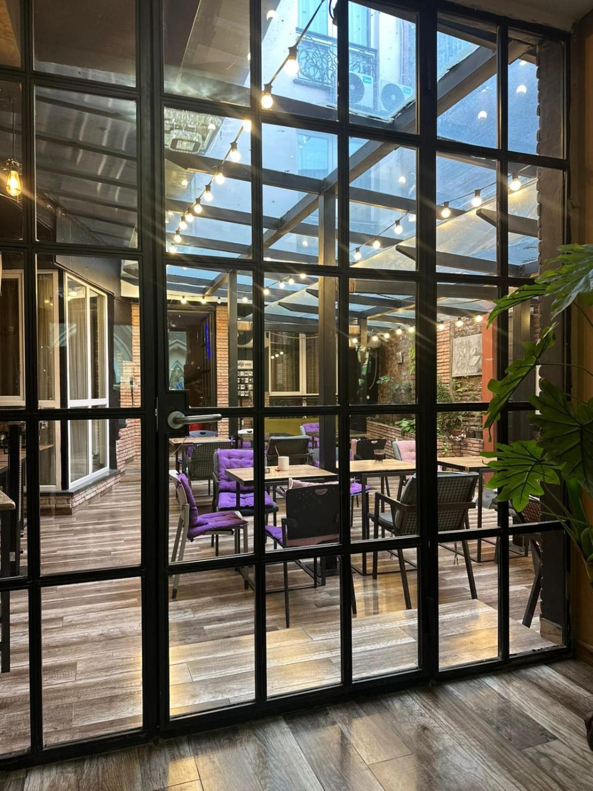 Diuma Hotel Тбілісі Екстер'єр фото