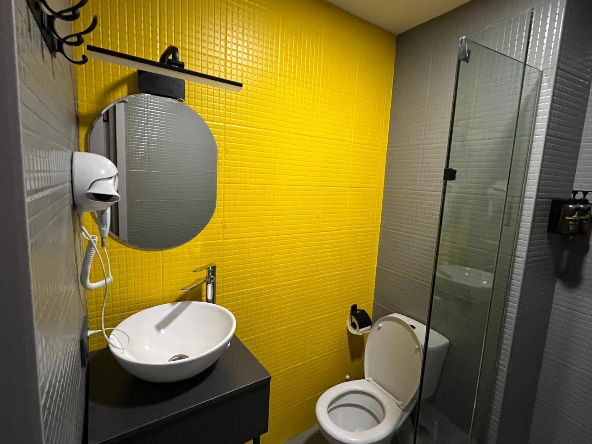 Diuma Hotel Тбілісі Екстер'єр фото