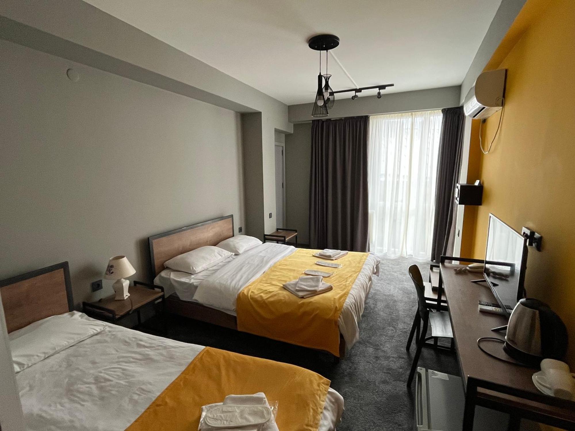 Diuma Hotel Тбілісі Екстер'єр фото