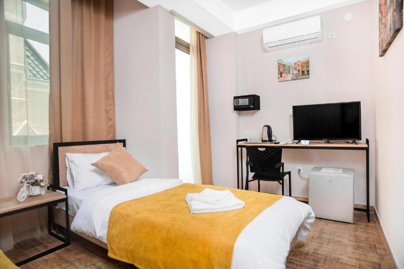 Diuma Hotel Тбілісі Екстер'єр фото