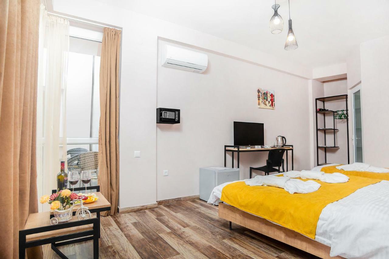 Diuma Hotel Тбілісі Екстер'єр фото