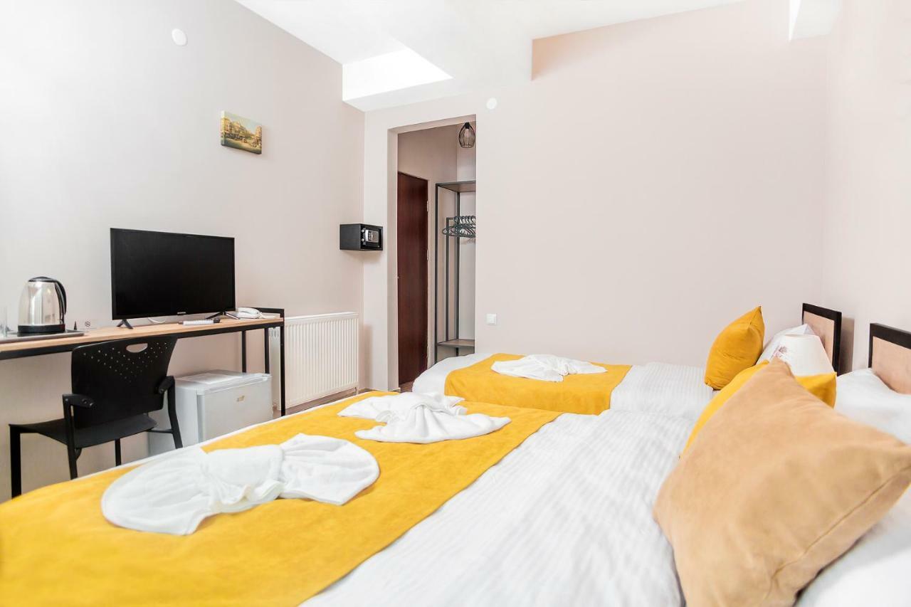 Diuma Hotel Тбілісі Екстер'єр фото
