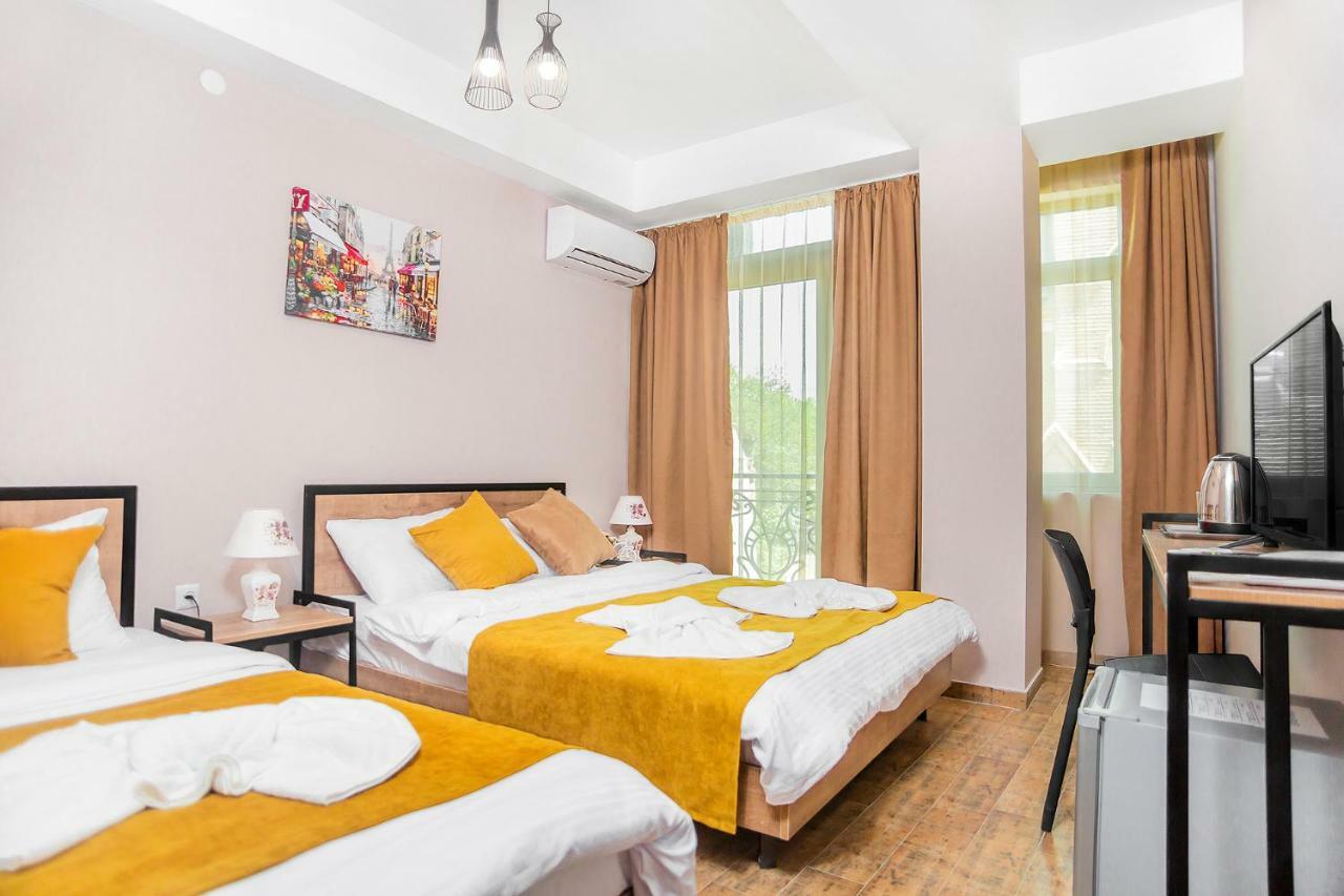 Diuma Hotel Тбілісі Екстер'єр фото
